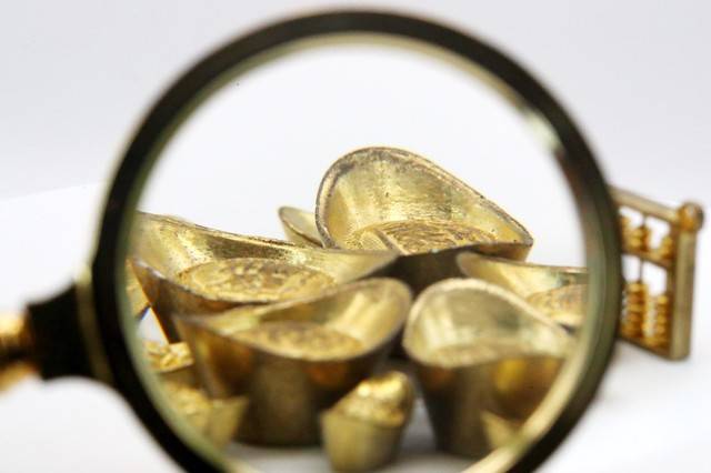黄金ETF持仓量与价格关系的深度剖析：区块链视角