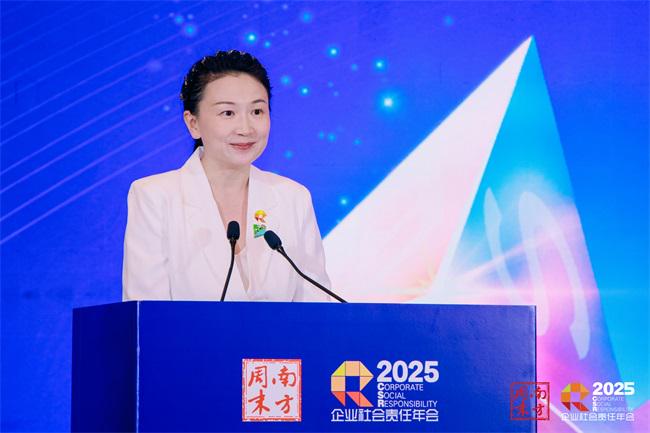 蒙牛集团副总裁李函擎